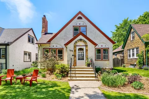 1545 Simpson St, Saint Paul, MN 55108