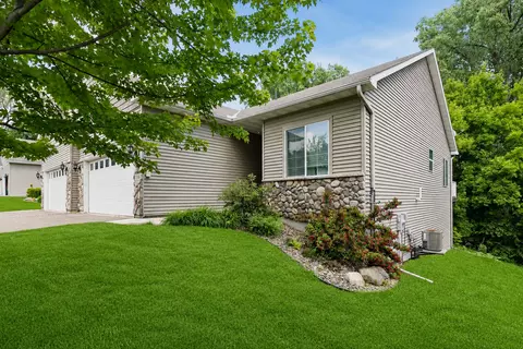 3165 Doneene Ln, Eagan, MN 55121