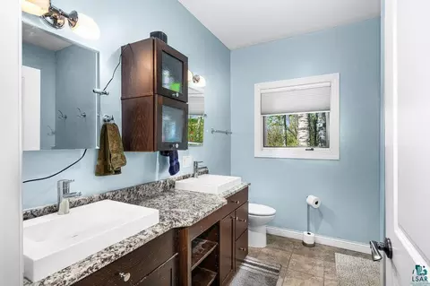 Bath - 207 S 2nd Ave, Proctor, MN 55810 photo 2 of 4