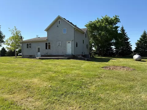 Exterior - 27600 County Road 18, Comfrey, MN 56019 photo 3 of 8