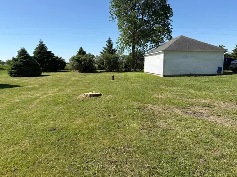Exterior - 27600 County Road 18, Comfrey, MN 56019 photo 5 of 8