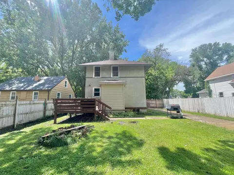 611 16th St SW, Willmar, MN 56201 photo 3