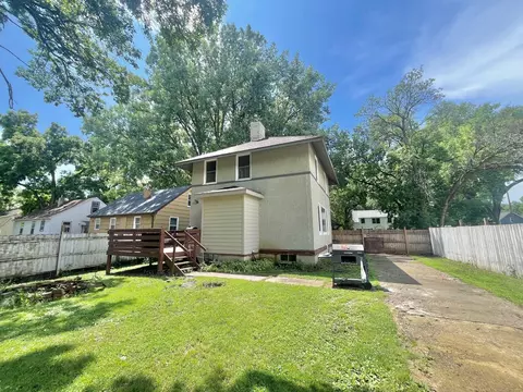 611 16th St SW, Willmar, MN 56201 photo 2