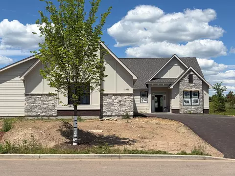 2355 Sydney Ln, Hudson, WI 54016