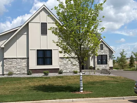 2355 Sydney Ln, Hudson, WI 54016