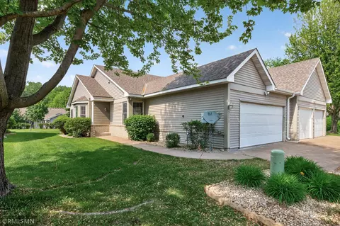2133 Southwind Rd, Maplewood, MN 55109