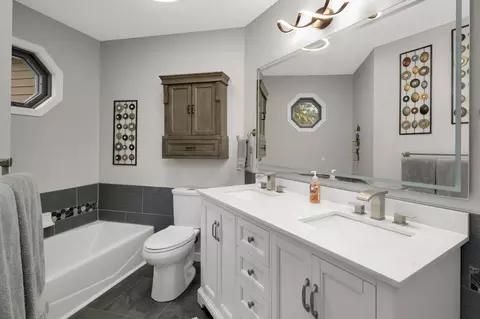 17550 Foxboro Ln, Farmington, MN 55024