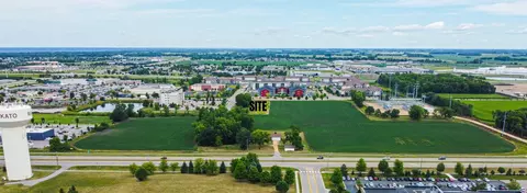 2 Adams St # X, Mankato, MN 56001