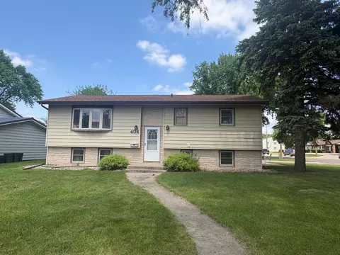 Exterior - 404 E 3rd St, Madison, MN 56256 photo 4 of 10