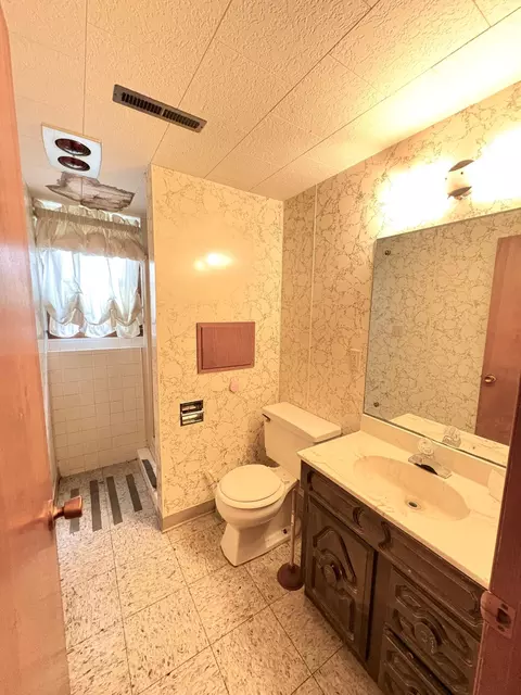 Bath - 404 E 3rd St, Madison, MN 56256 photo 2 of 2