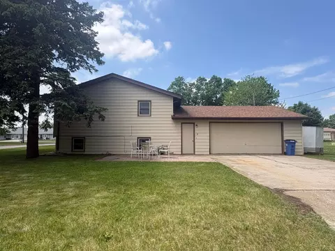 Exterior - 404 E 3rd St, Madison, MN 56256 photo 2 of 10