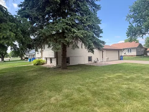 Exterior - 404 E 3rd St, Madison, MN 56256 photo 3 of 10