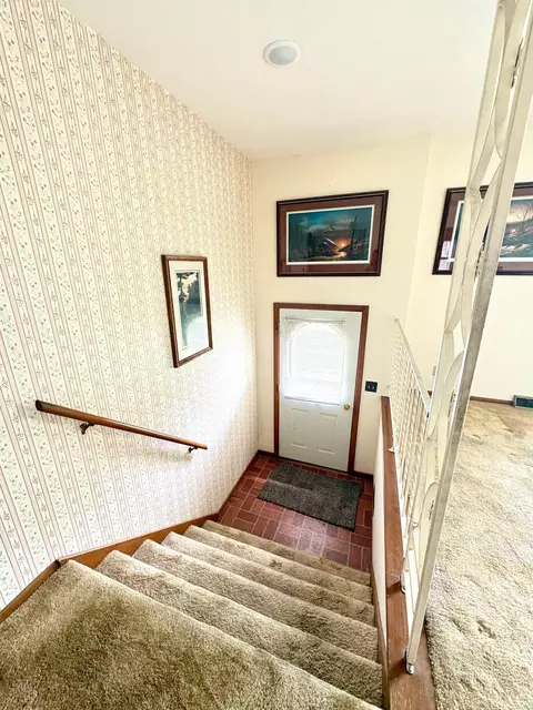 Entry Way - 404 E 3rd St, Madison, MN 56256 photo 1 of 5