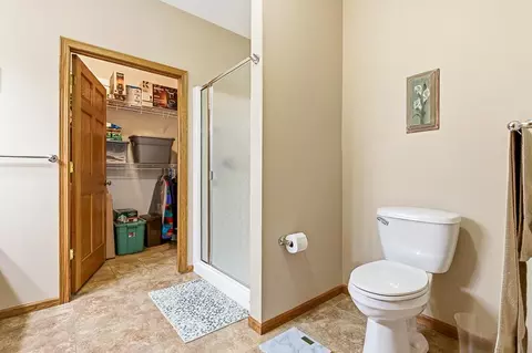 Bath - 1626 Thunderbird Rd, Marshall, MN 56258 photo 1 of 3