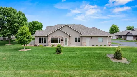 1626 Thunderbird Rd, Marshall, MN 56258