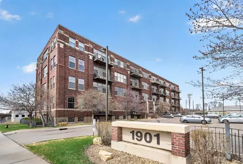 1901 E Hennepin Ave #104, Minneapolis, MN 55413