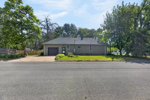 567 1st Ave NW, Forest Lake, MN 55025