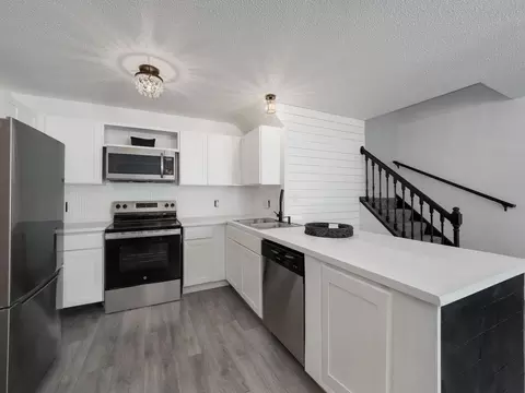 1705 Riverwood Dr #79, Burnsville, MN 55337