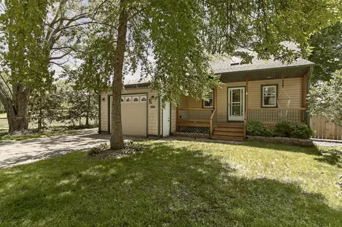 610 10th St NW, Rochester, MN 55901