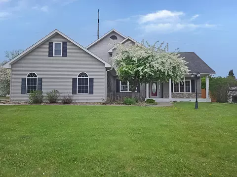 5928 Pintail Ln, White Bear Lake, MN 55110