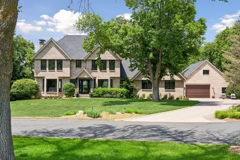 135 Luce Line Rdg, Orono, MN 55359