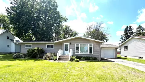409 3rd St NE, Grand Meadow, MN 55936
