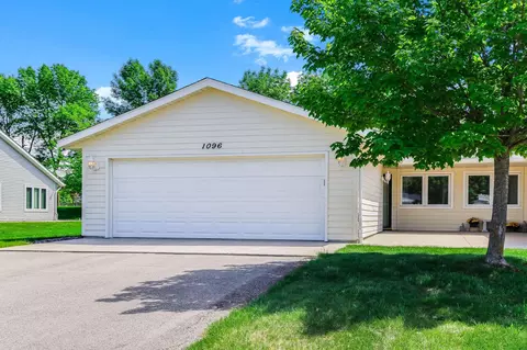 1096 Prairie View Dr SW, Hutchinson, MN 55350