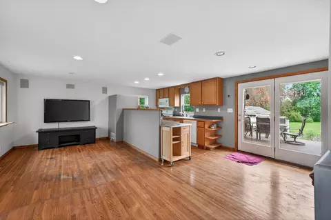 Living - 642 Highway 55, Hamel, MN 55340 photo 4 of 4