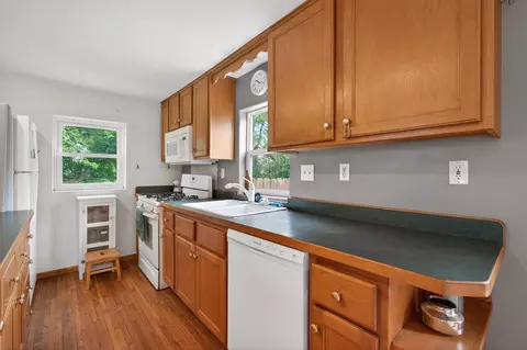 Kitchen - 642 Highway 55, Hamel, MN 55340 photo 3 of 4