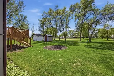 Exterior - 406 3rd Ave, Mapleton, ND 58059 photo 3 of 4