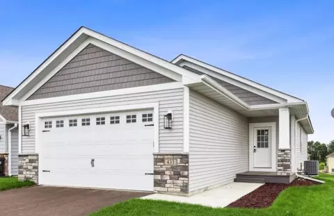 441 Grant Ave SE, Hutchinson, MN 55350