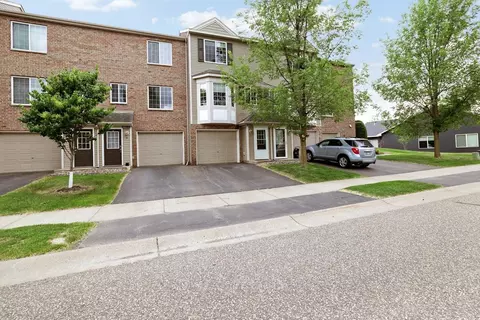 4821 Elm Dr N #3, Hugo, MN 55038