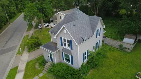 410 Frank Hall Dr, Albert Lea, MN 56007
