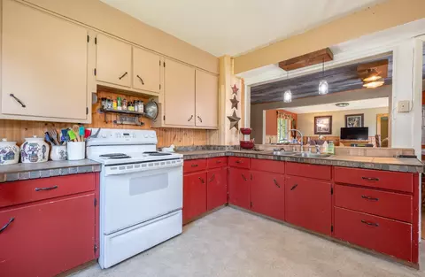 Kitchen - 15833 Sago 4, Warba, MN 55793 photo 2 of 3