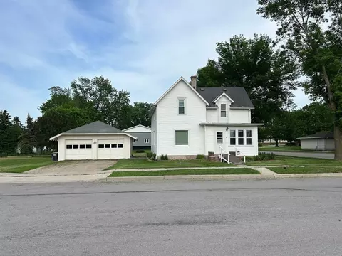 10 Park St N, Fairfax, MN 55332