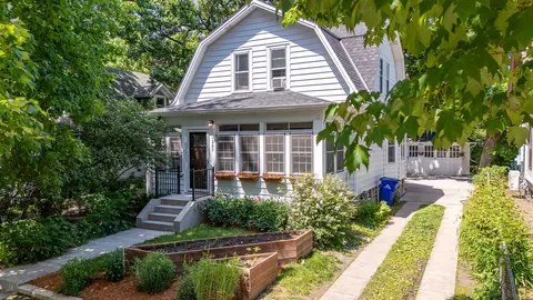 1257 Selby Ave, Saint Paul, MN 55104