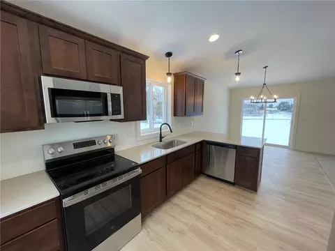 1436 34th Ave SW, Cambridge, MN 55008
