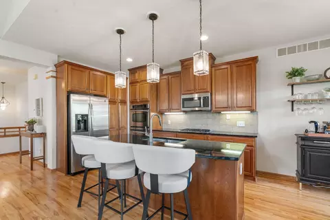 4730 Walnut Grove Ln N, Plymouth, MN 55446