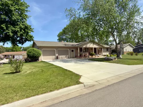 1709 6th St SW, Willmar, MN 56201
