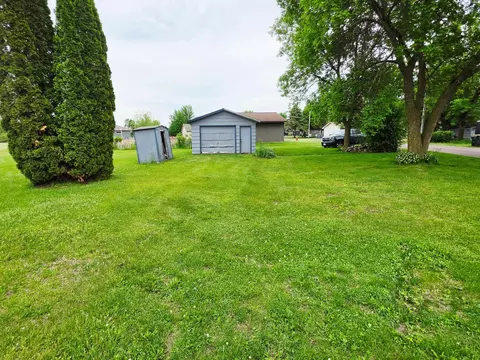 Exterior - 109 Willow Point Dr, Elysian, MN 56028 photo 3 of 6