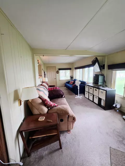 Living - 109 Willow Point Dr, Elysian, MN 56028 photo 2 of 3