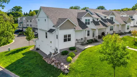 2673 New Century Pl E, Maplewood, MN 55119