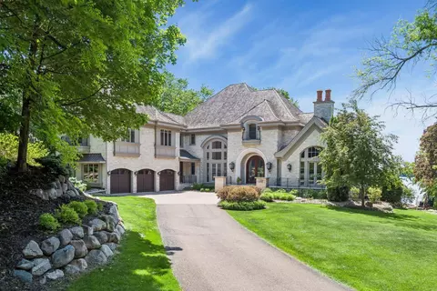 1530 Orchard Beach Pl, Mound, MN 55364