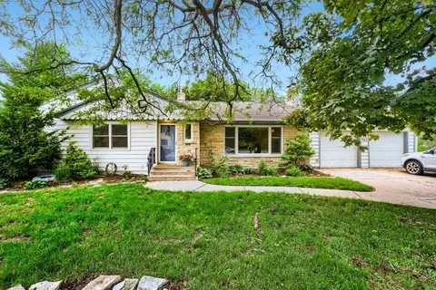 987 Chippewa Ave, Mendota Heights, MN 55118
