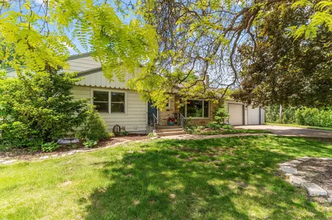 987 Chippewa Ave, Mendota Heights, MN 55118