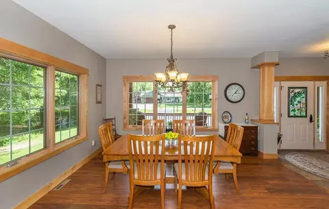 Dining - 6064 Fairfax Rd, Baxter, MN 56425 photo 2 of 4