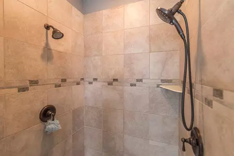 Bath - 6064 Fairfax Rd, Baxter, MN 56425 photo 4 of 6