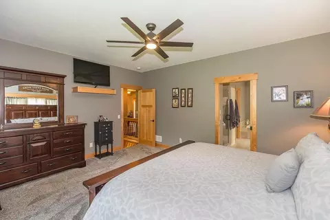 Bedroom - 6064 Fairfax Rd, Baxter, MN 56425 photo 2 of 4