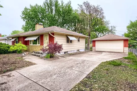 8725 5th Ave S, Bloomington, MN 55420