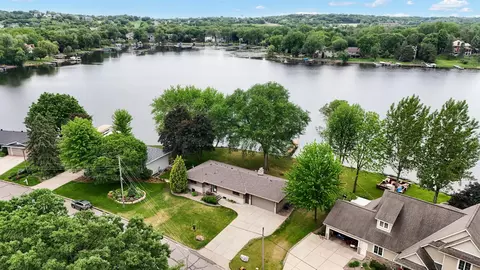 1303 Crystal Lake Rd E, Burnsville, MN 55306